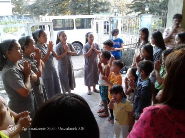 Filipiny/ Tagaytay - pomoc sióstr